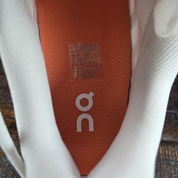 NEW On Cloud The Roger Pro 2 Womens Size 8 Court Tennis Shoes White Orange - Picture 11 of 12